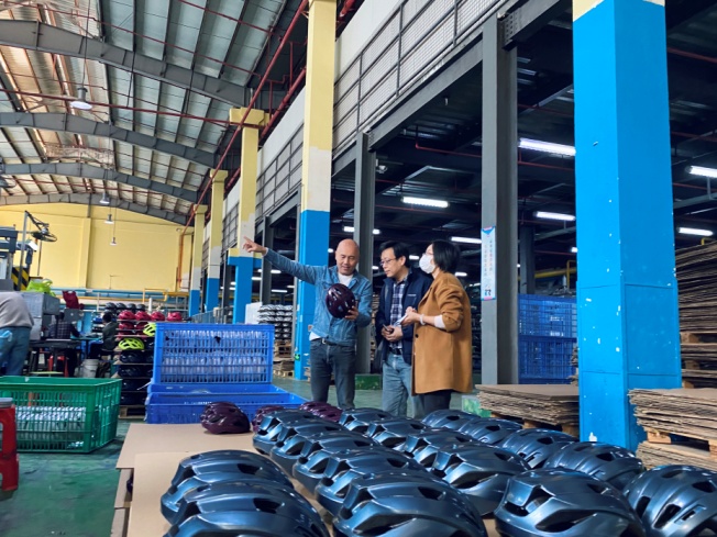 安全从"头"开始 解密头盔的生产与选购